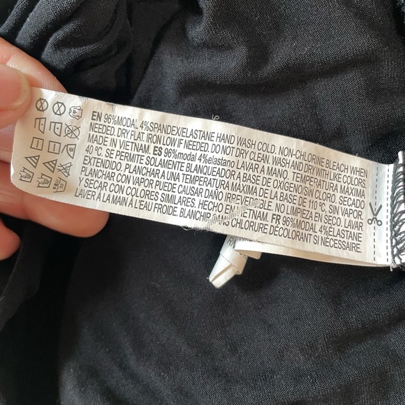 Forever 21 Black Cold Shoulder Shift Dress - Picture 7 of 15